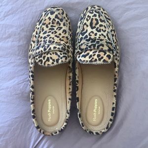 Size 8 hush puppies leopard print mules.